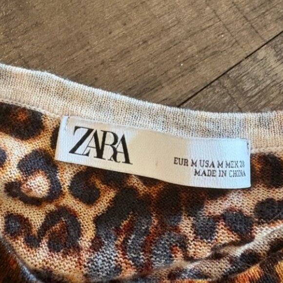Cheetah Print Zara Sweater - Size Medium - Picture 2 of 2